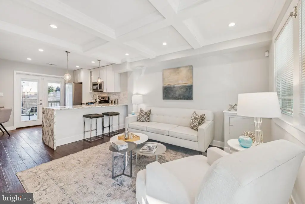 2004 E St Ne, Washington