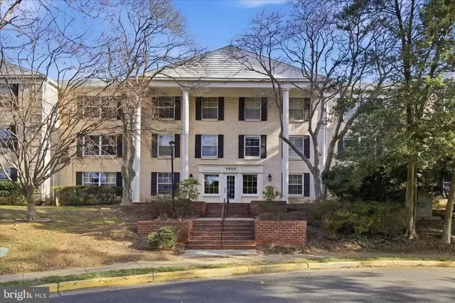 7600 Tremayne Pl #301, Mclean