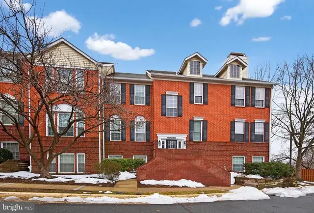 678 Gateway Dr Se #912, Leesburg