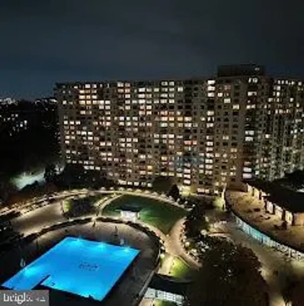 5225 Unit 1814s Pooks Hill, BETHESDA