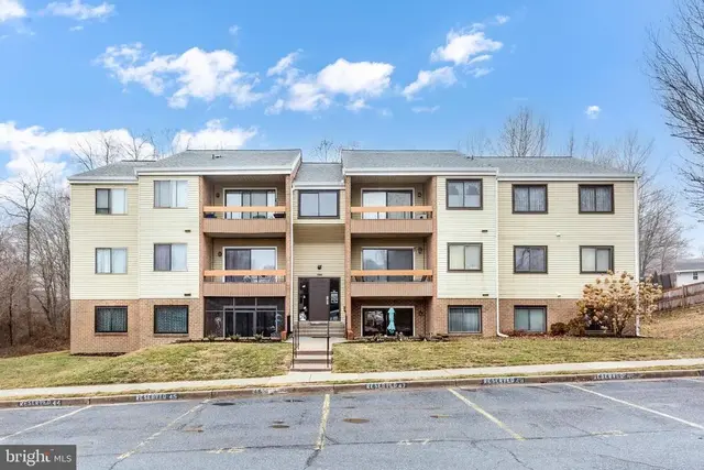 1004 Scarlet Oak Ct #1d, Hampstead