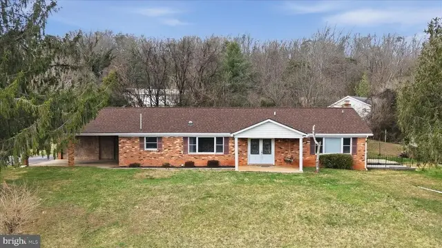 42 Dogwood Ln, Bentonville