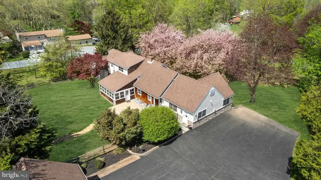 682 Whirlaway Dr, WARMINSTER