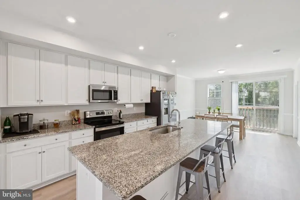 18255 Summit Pointe Dr, TRIANGLE