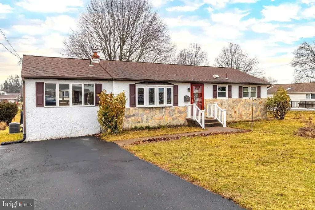 1413 Foster Rd, WARMINSTER