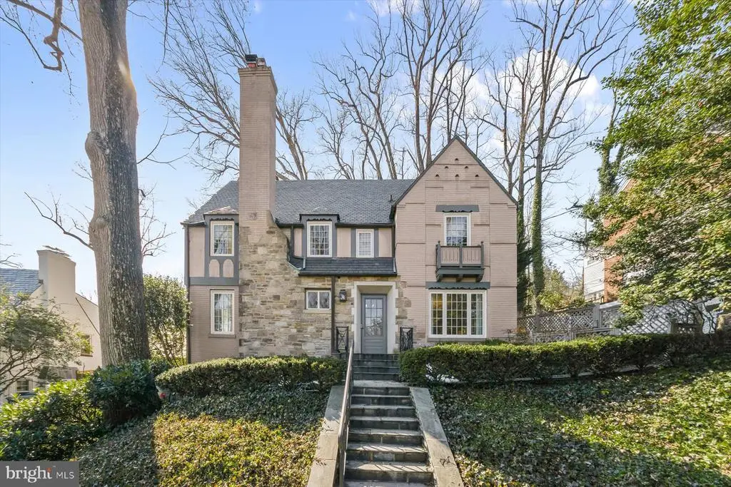 4520 Dexter St Nw, WASHINGTON