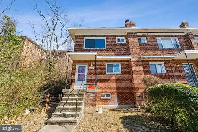 818 Neptune Ave, Oxon Hill