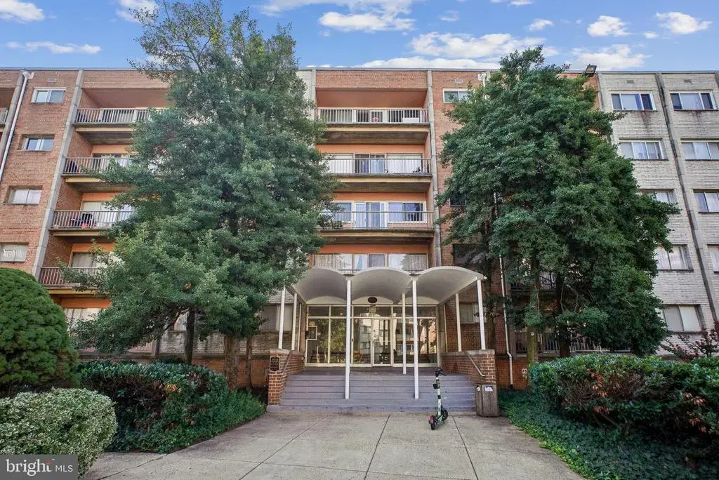 5831 Quantrell Ave #409, ALEXANDRIA