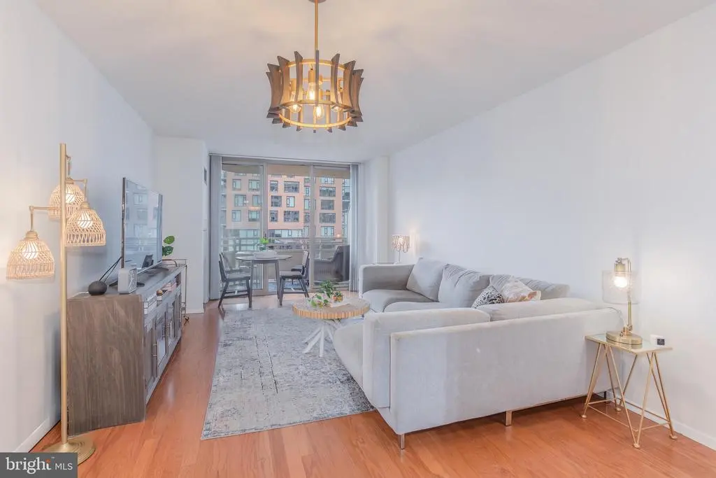 4801 Fairmont Ave #411, BETHESDA