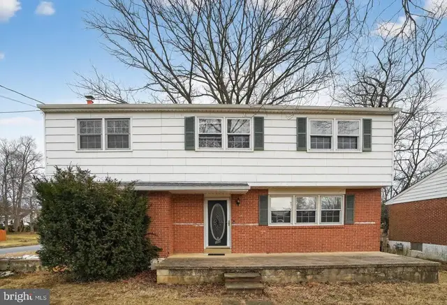 100 Rose Cir, Newark