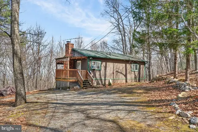 137 Sandstone Ln, New Market