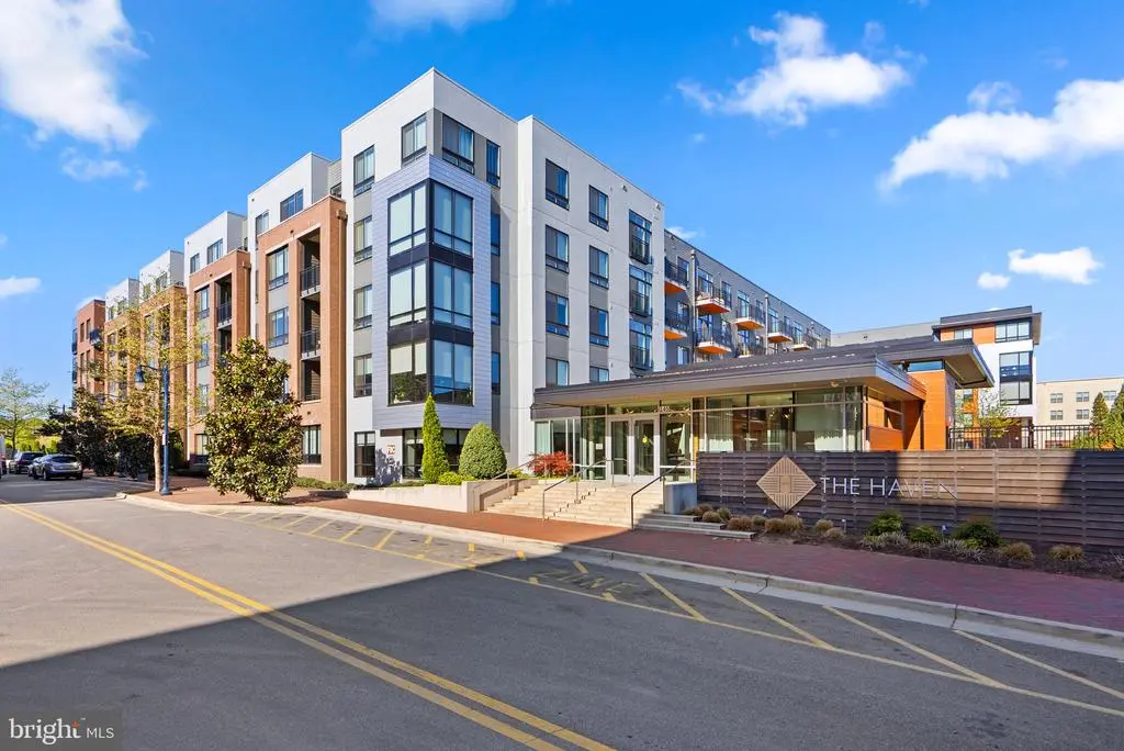 145 Riverhaven #405, OXON HILL