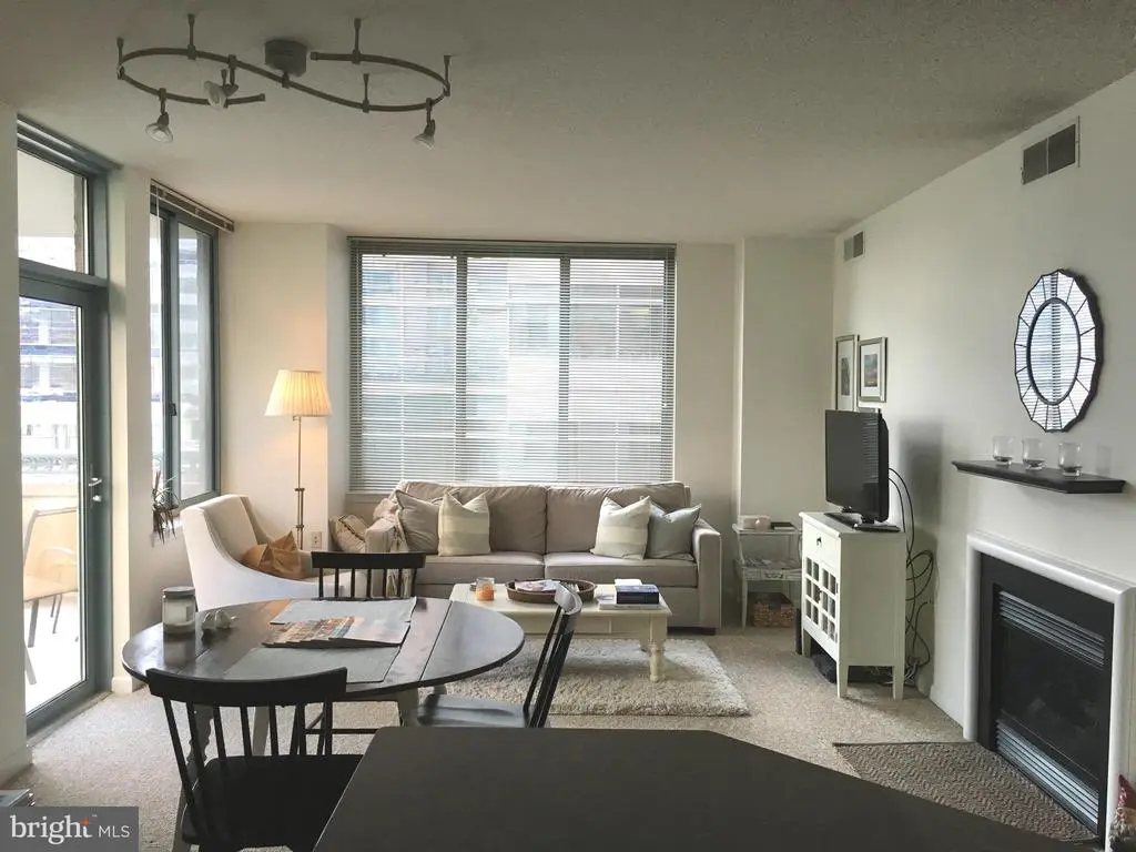 851 N Glebe Rd #419, ARLINGTON