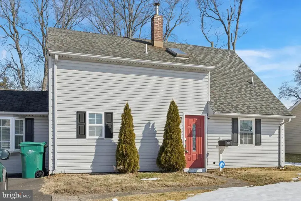 131 Ivy Hill Rd, LEVITTOWN