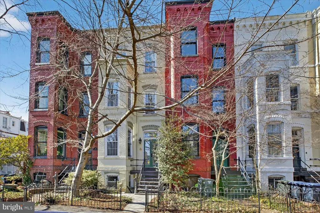 212 5th St Ne, WASHINGTON