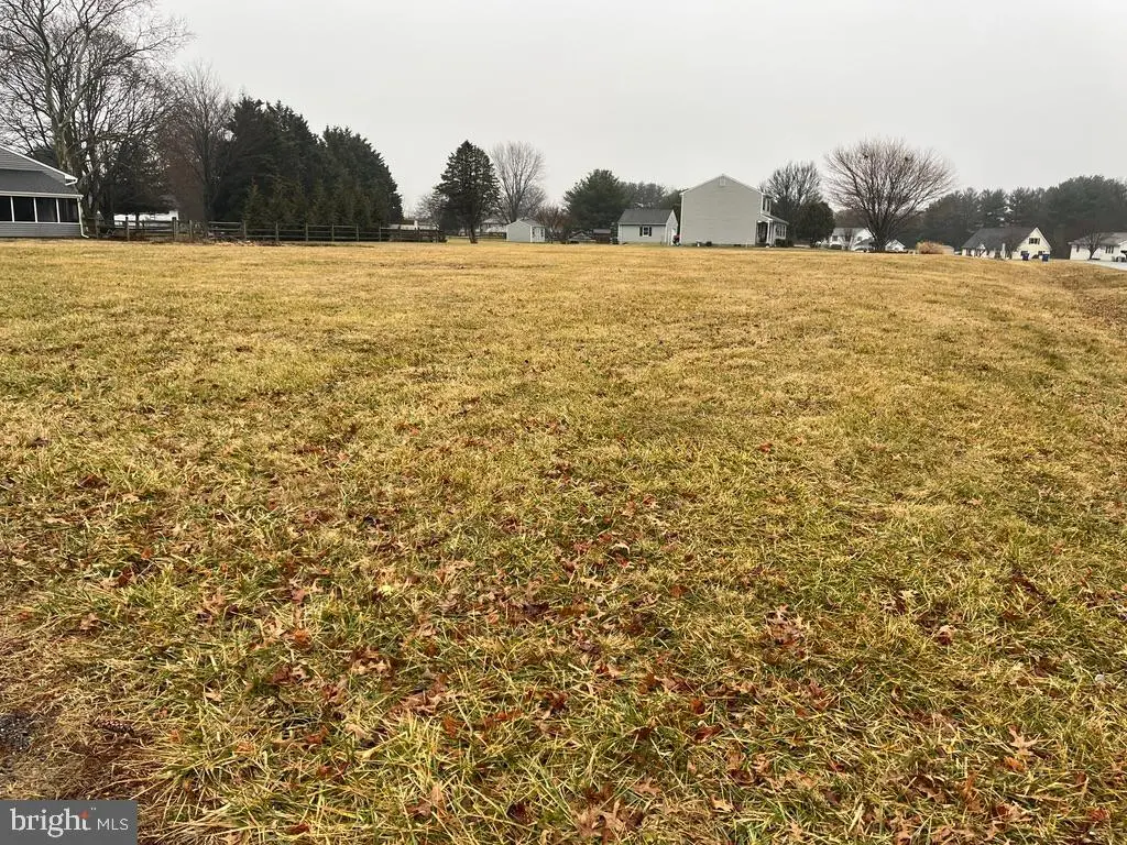 201 Oak Dr, MIDDLETOWN