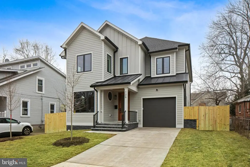 126 S Highland St, ARLINGTON