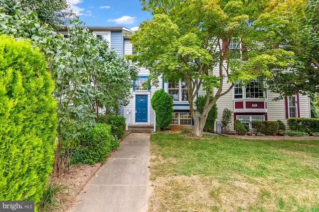 689 Clearview Ave, Hampstead
