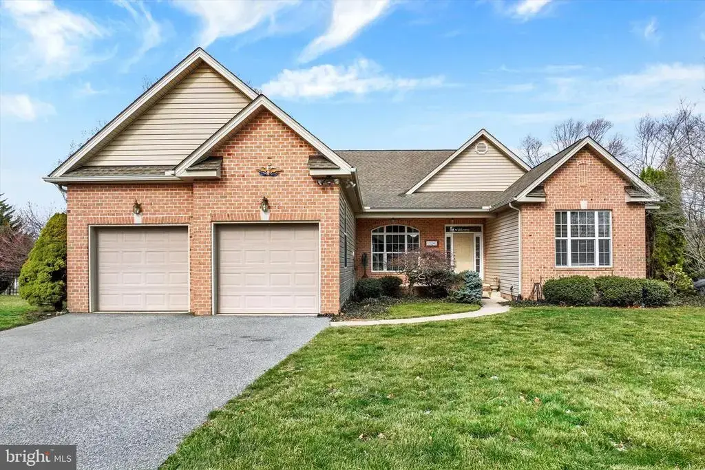 1216 Winding Oak Dr, YORK