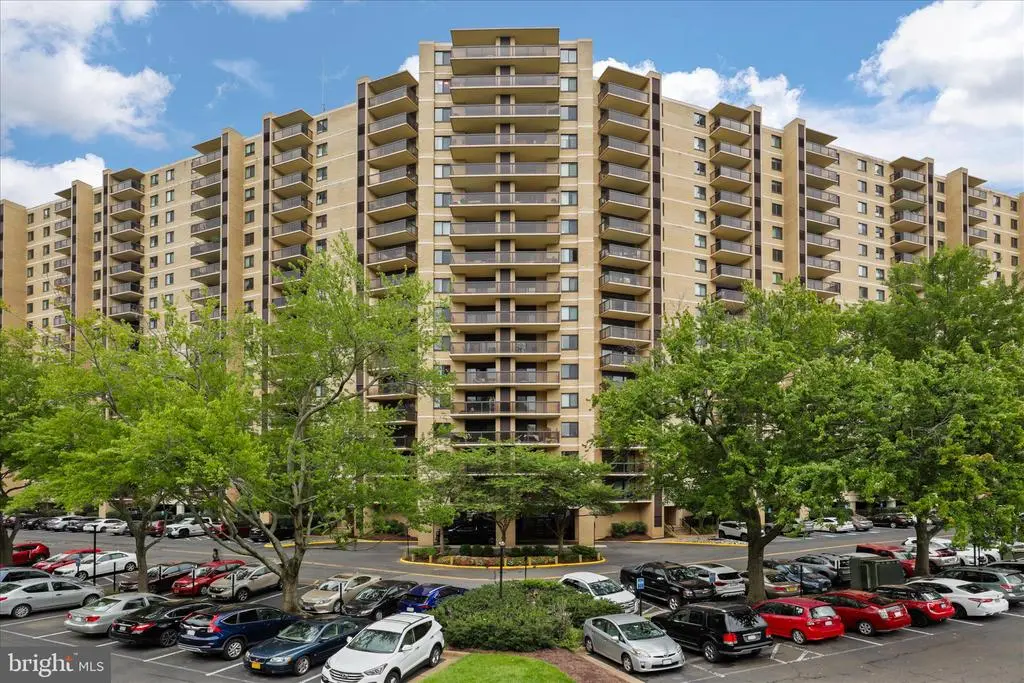 205 Yoakum Pkwy #216, ALEXANDRIA
