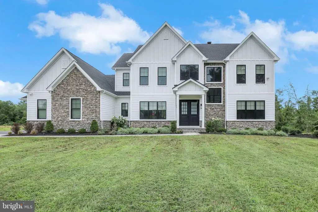 6934 Greene Meadow Ln, NEW HOPE