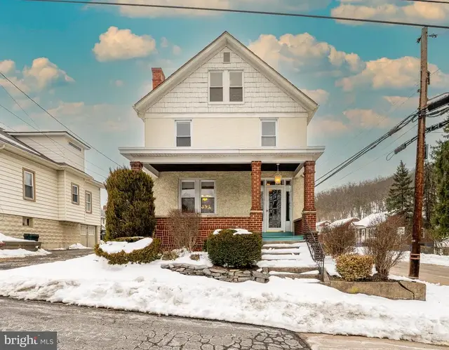 501 Warren St, Cumberland