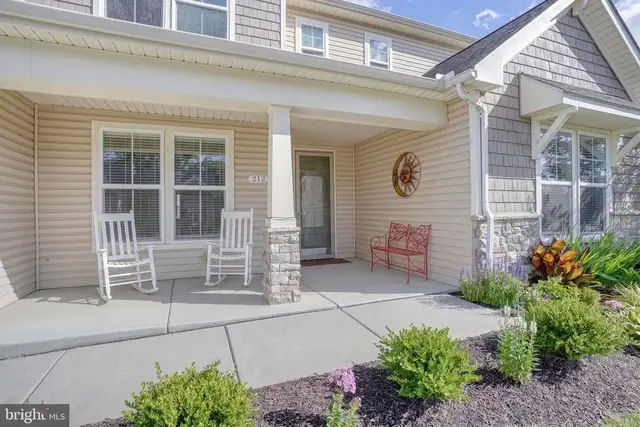 212 Skipping Stone Ln, Dover