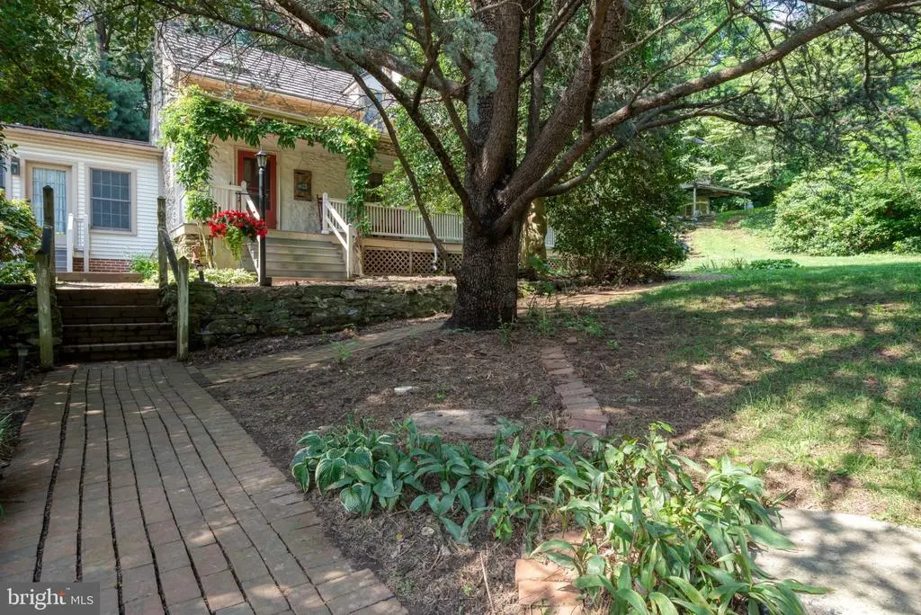 1592 White Oak Rd, STRASBURG