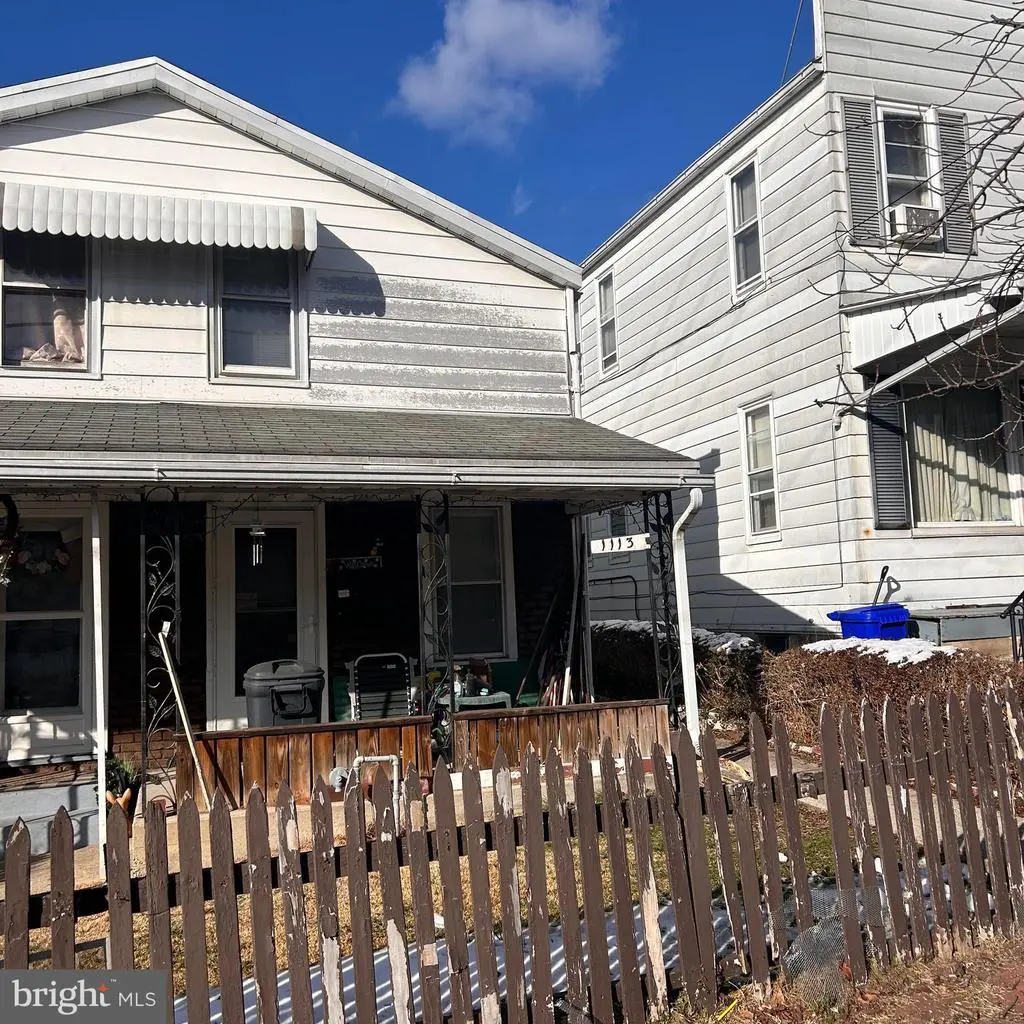 1113 Elm St, READING