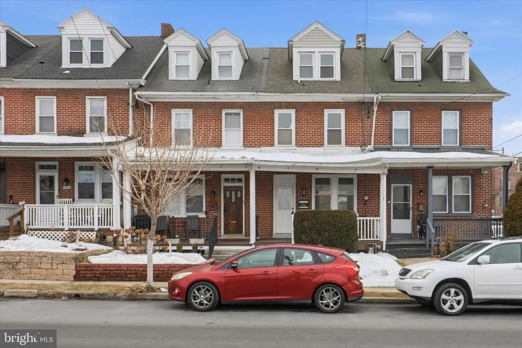 932 N Plum St, LANCASTER