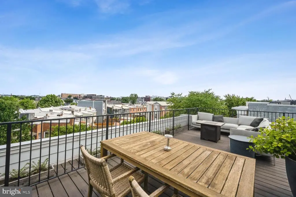 770 Park Rd Nw #203, Washington