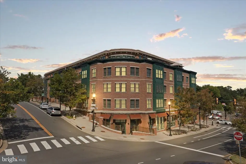 2101 N Monroe St #111, ARLINGTON