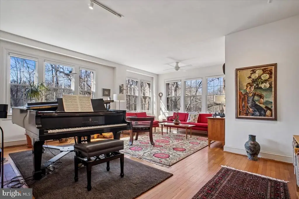 3041 Sedgwick St Nw #301d, WASHINGTON