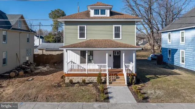 603 E Chestnut St, Delmar