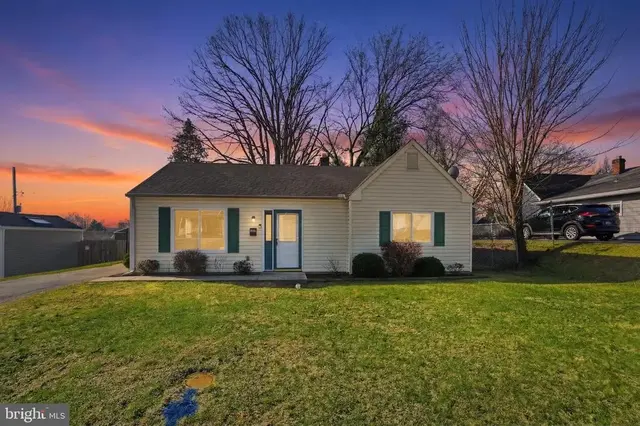 1617 W Willow Run Dr, Wilmington