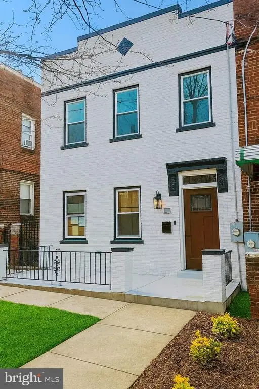 236 Division Ave Ne, WASHINGTON