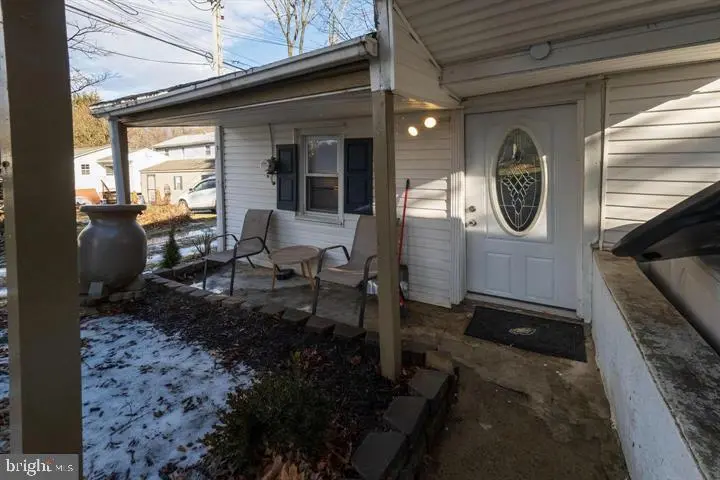 607 West Lawn Ave #rear, WEST LAWN