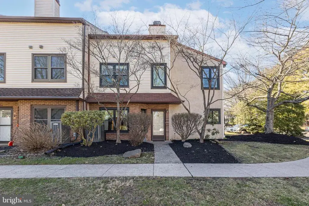 1 Heather Ct, NEWTOWN