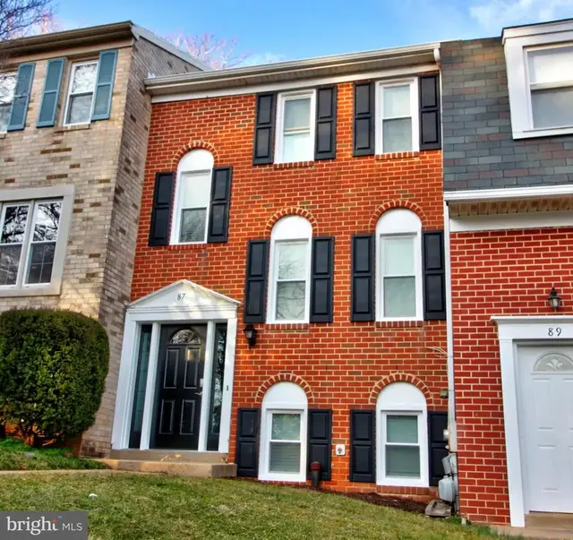87 Meadowlark Ave, Mount Airy