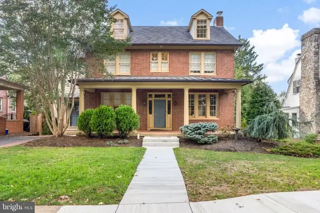 313 W College Ter, Frederick