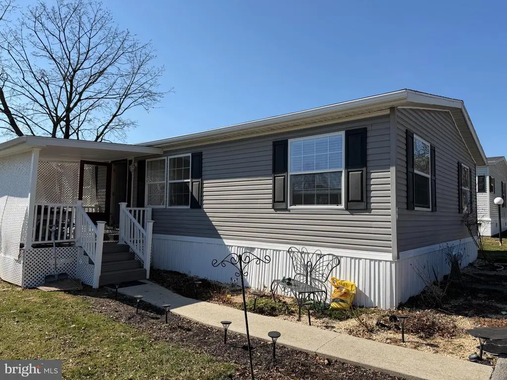 22 Vintage Ln, HONEY BROOK