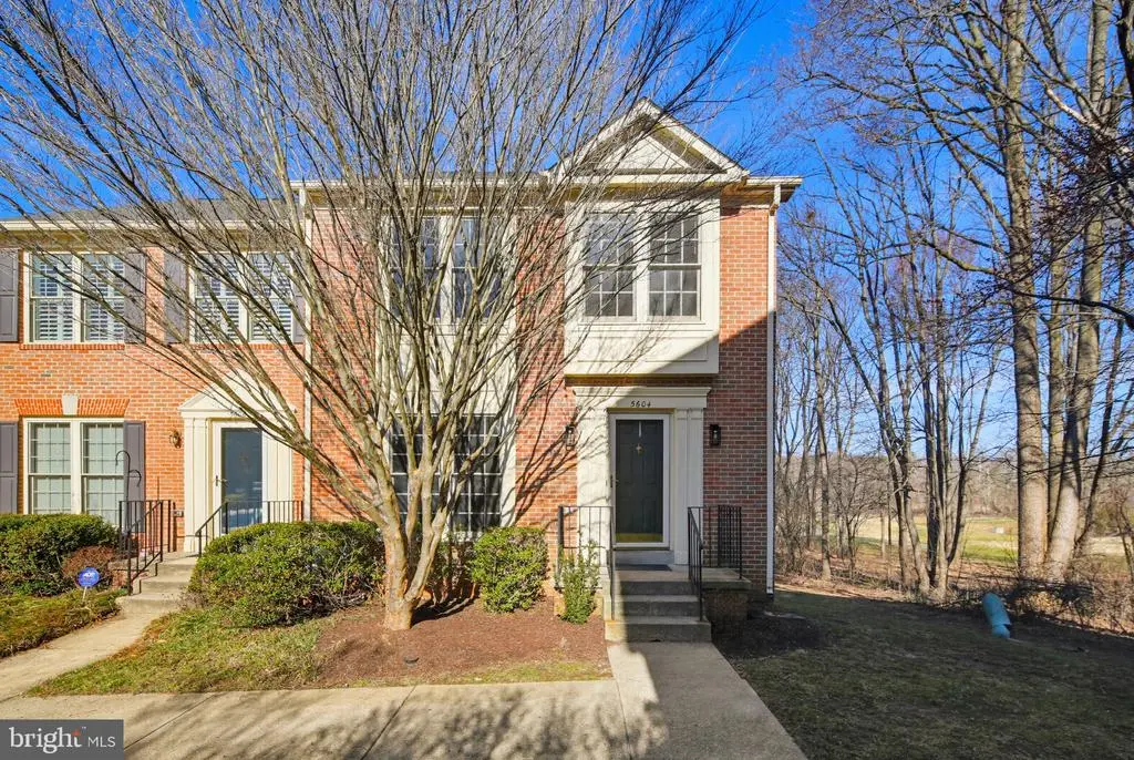 5604 April Journey, Columbia