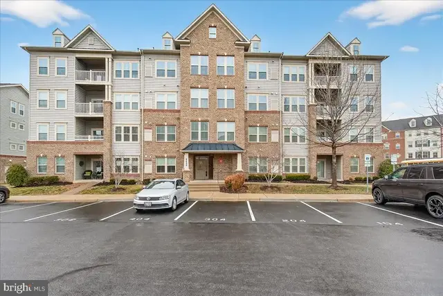 6490 Calverton Dr #201, Frederick