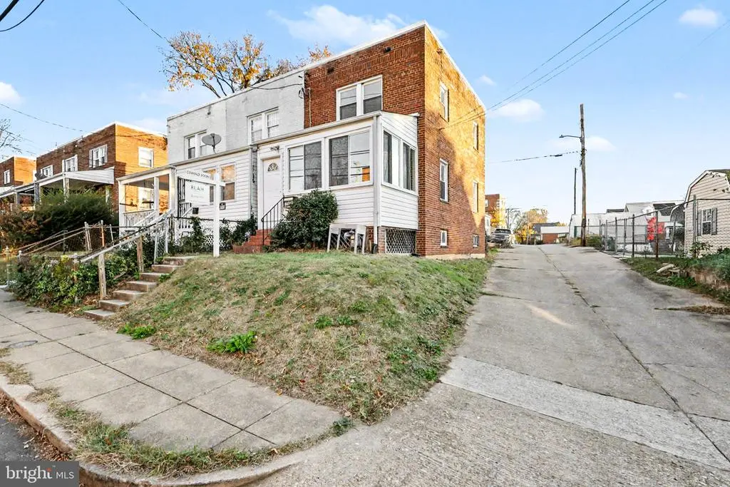 3334 10th Pl Se, Washington