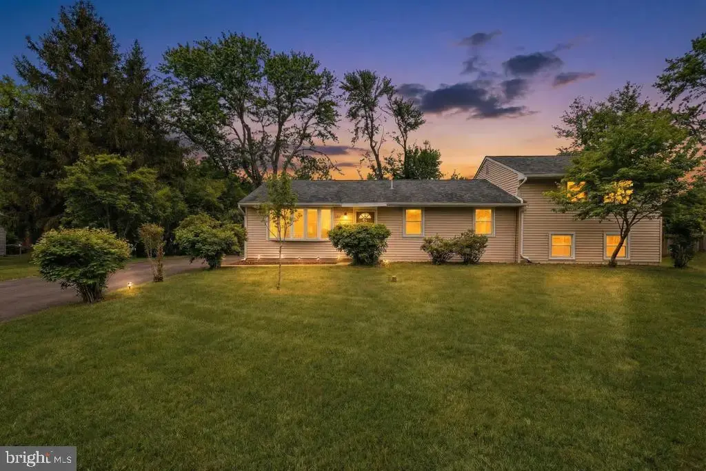 39 Heights Ln, FEASTERVILLE TREVOSE