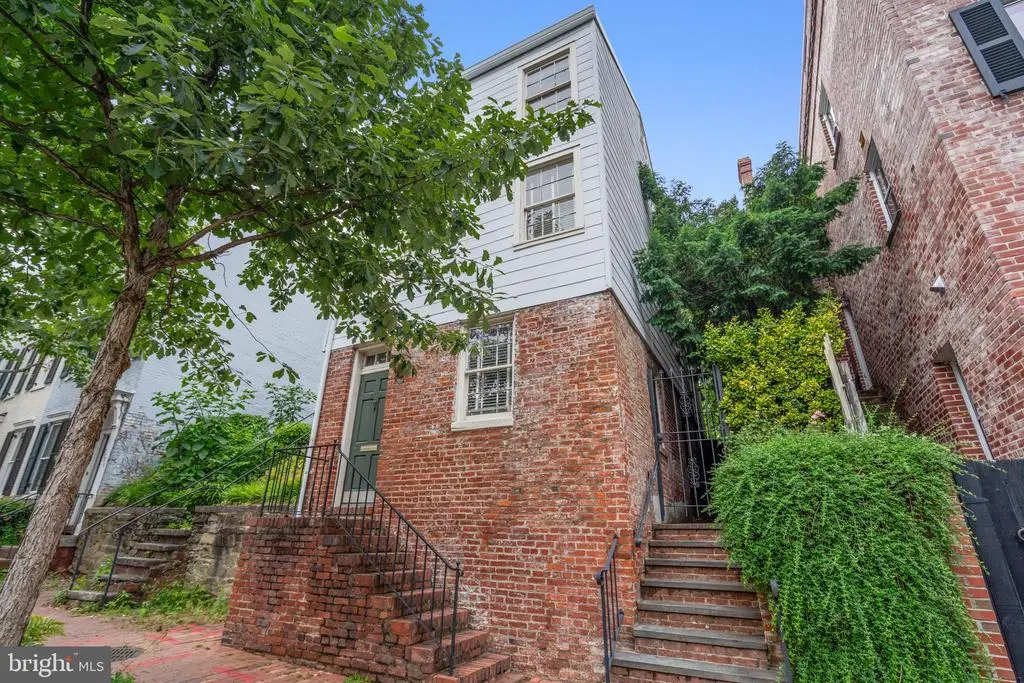 2719 Dumbarton St Nw, WASHINGTON