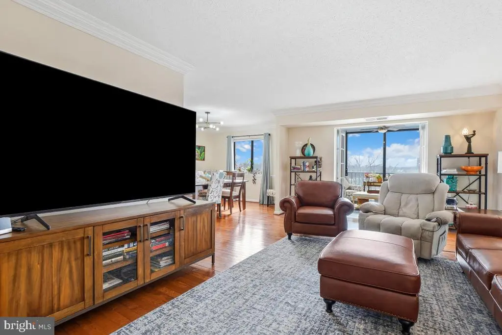 5904 Mount Eagle Dr #516, ALEXANDRIA