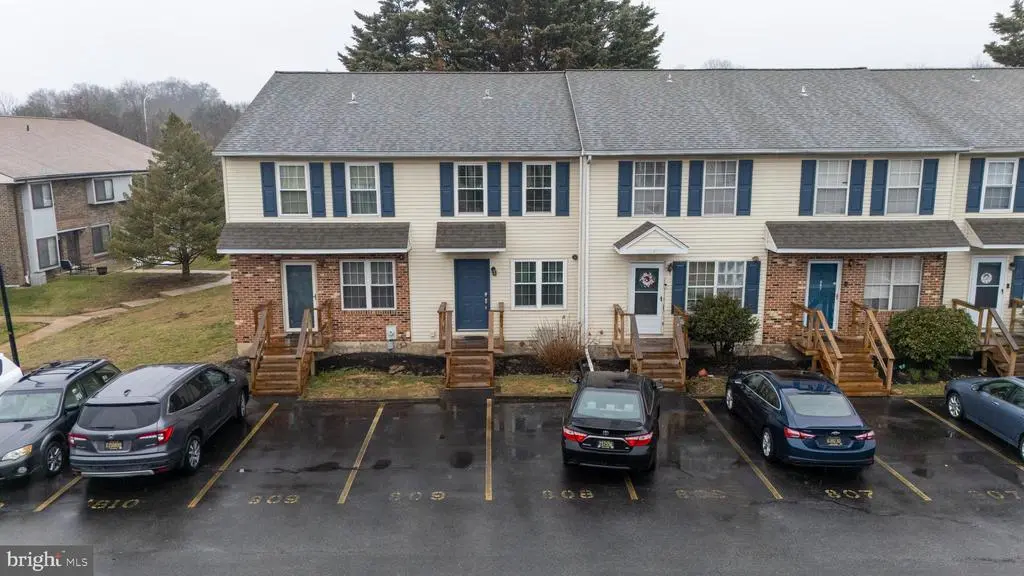 809 Cobble Creek Curv #809, Newark