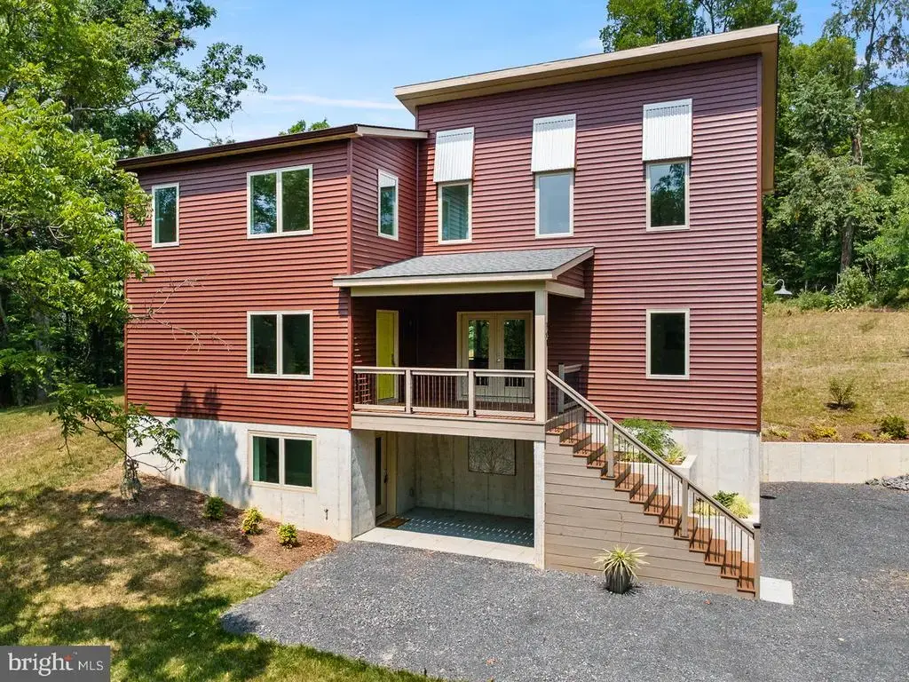 201 Nathaniel Dr, WINCHESTER