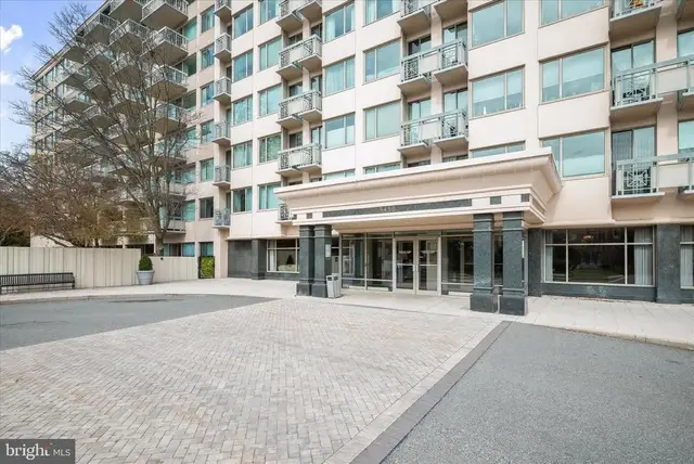 5450 Whitley Park Ter #507, Bethesda